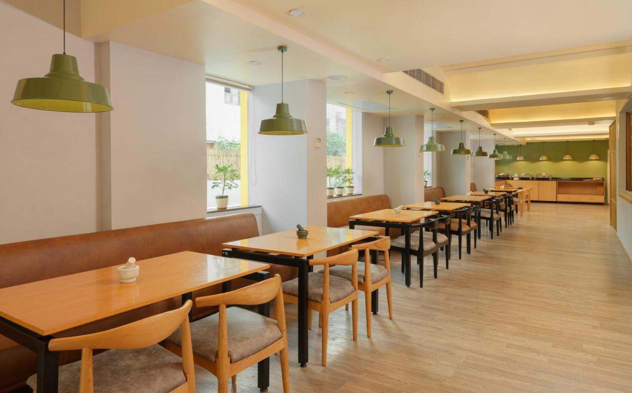 Bloom Hotel - Sector 62 Noida Exteriör bild