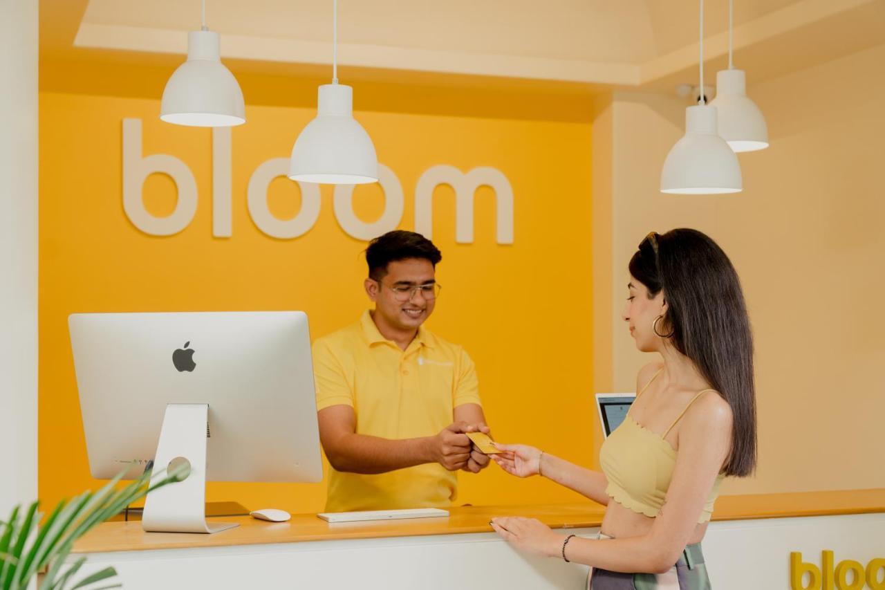 Bloom Hotel - Sector 62 Noida Exteriör bild